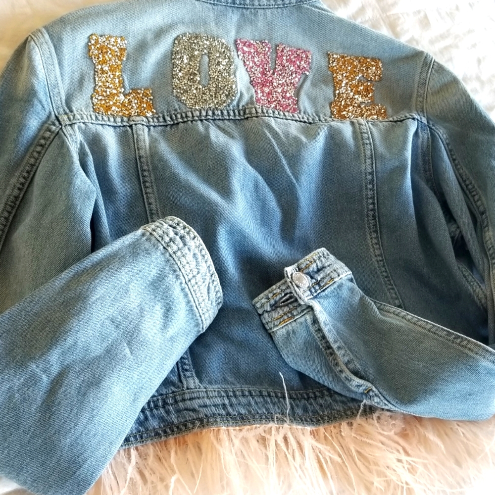 New Rare limited edition Guess  cropped feather utility denim jacket large